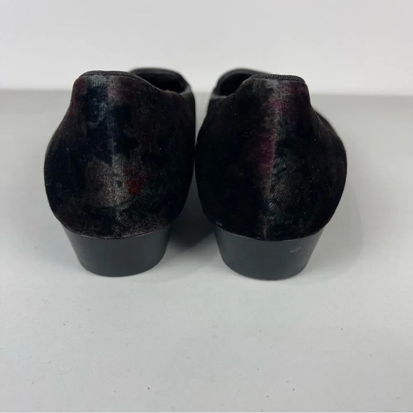 Munro Velvet Black Floral Low Heel Cerise Slip On Comfort Loafers Women's 7 W - Picture 3 of 8